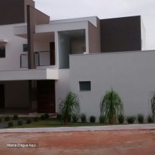 Sobrado com Piscina